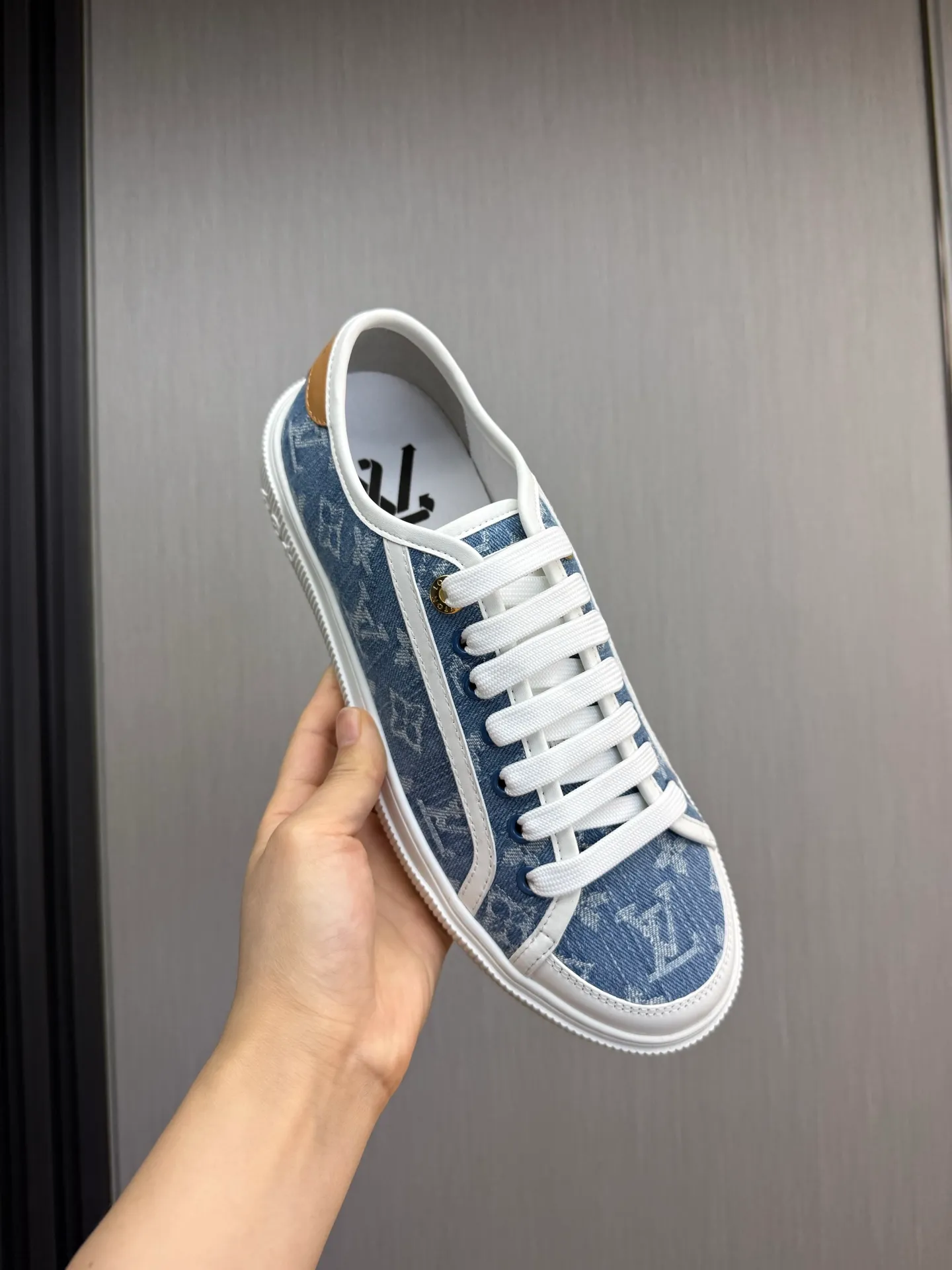 Men's shoes 💰600💰 LV. Hot sale at the counter 🔥Couple canvas shoes 👩‍❤️‍👨 Official website synchronization, original brand printed fabric + original original sole, 36-45 (40 for women, 38.45 for men, custom-made, non-refundable)